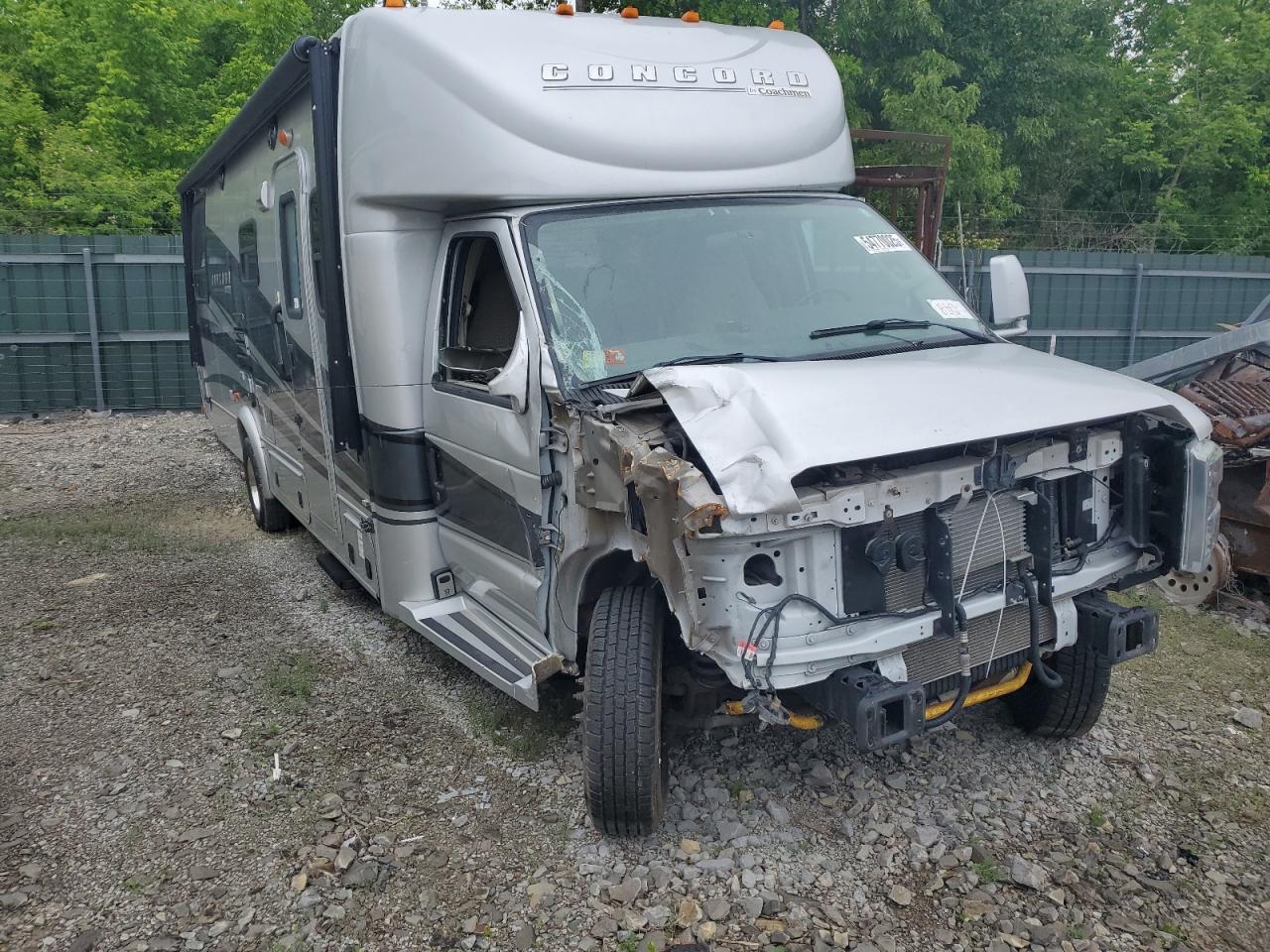 Ford E-450 E450 Super Duty Cutaway Van Image 8