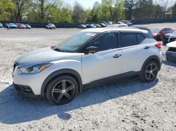  Salvage Nissan Kicks