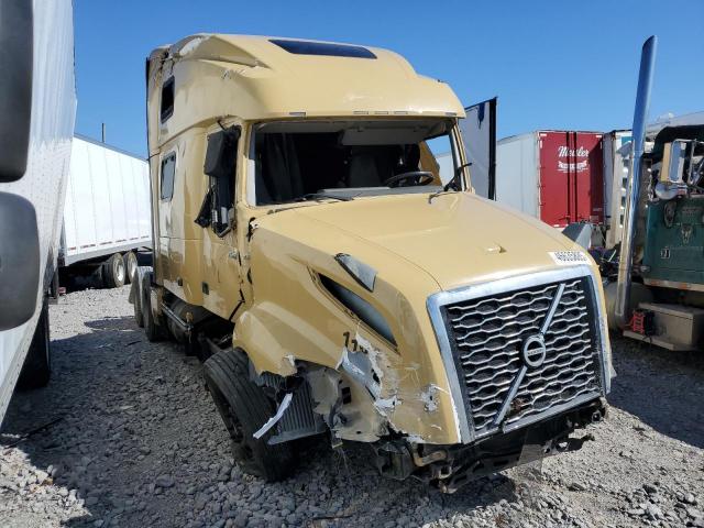  Salvage Volvo Vnl