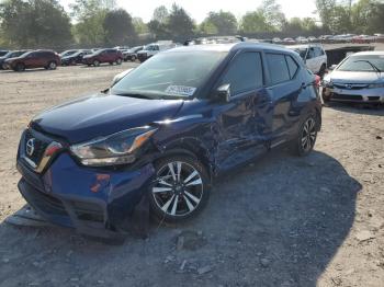  Salvage Nissan Kicks