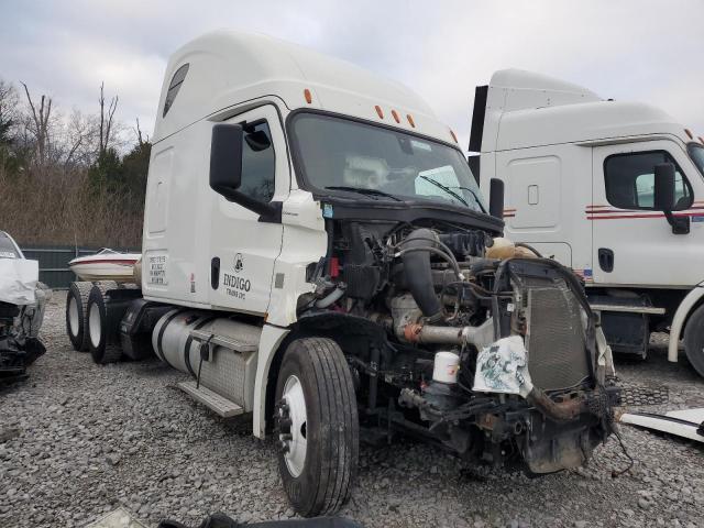  Salvage Freightliner Cascadia 1