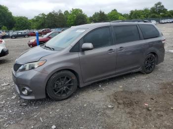  Salvage Toyota Sienna