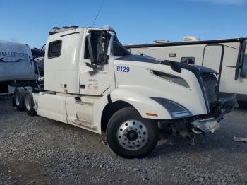  Salvage Volvo Vn
