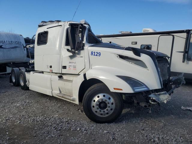  Salvage Volvo Vn