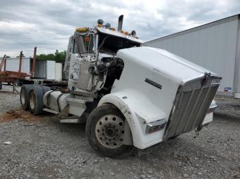  Salvage Kenworth W900