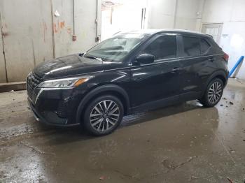  Salvage Nissan Kicks