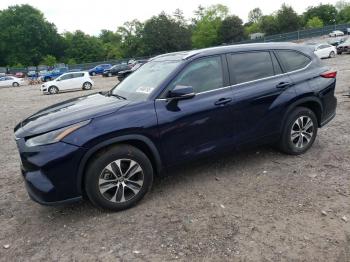  Salvage Toyota Highlander