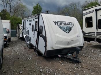  Salvage Winnebago Minnie