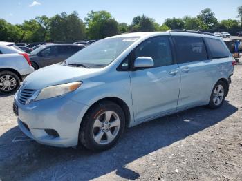  Salvage Toyota Sienna