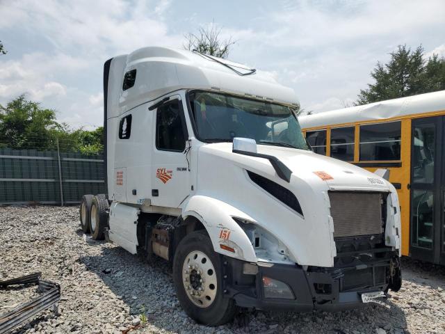  Salvage Volvo Vn