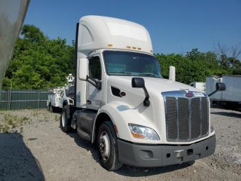  Salvage Peterbilt 579