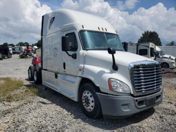  Salvage Freightliner Cascadia 1