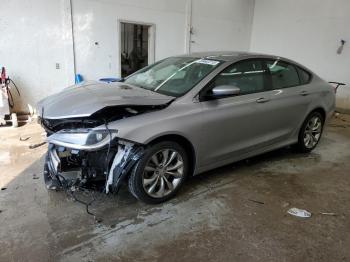  Salvage Chrysler 200
