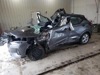  Salvage Nissan Kicks