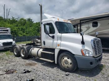  Salvage Freightliner Cascadia 1