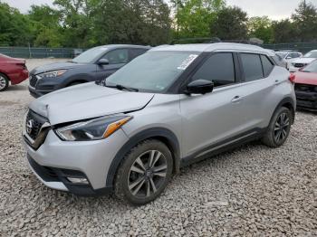  Salvage Nissan Kicks
