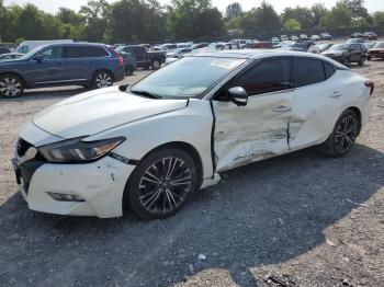  Salvage Nissan Maxima