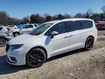  Salvage Chrysler Pacifica