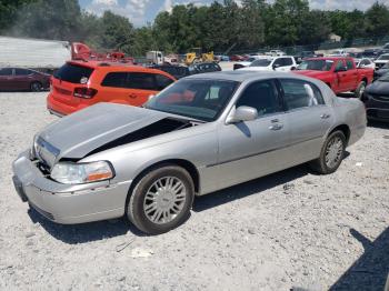  Salvage Lincoln Towncar