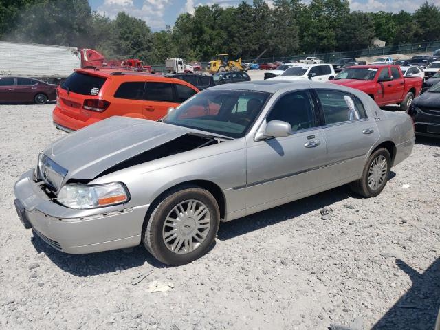  Salvage Lincoln Towncar