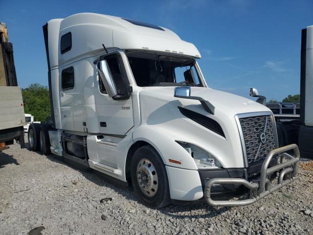  Salvage Volvo Vn