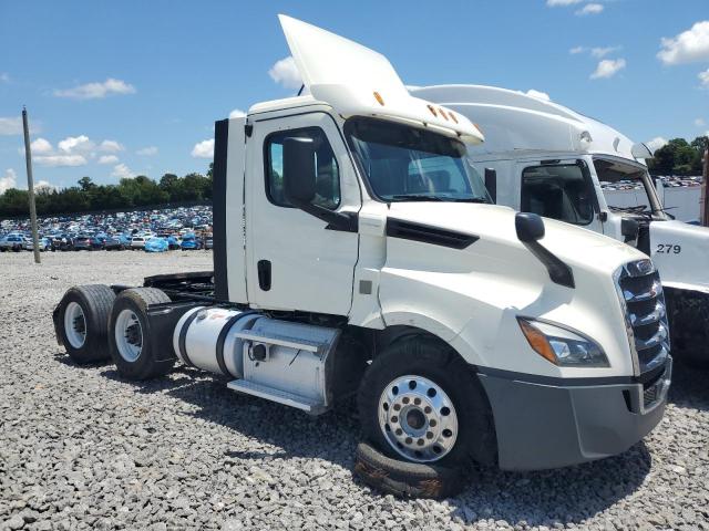  Salvage Freightliner Cascadia 1
