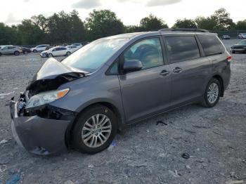  Salvage Toyota Sienna
