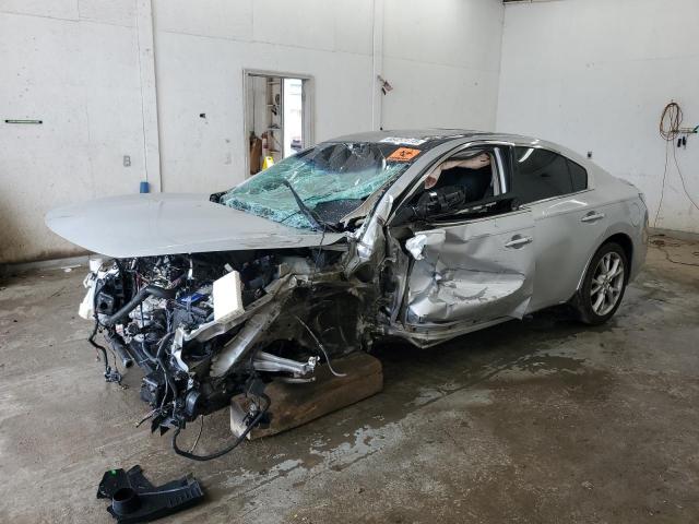 Salvage Nissan Maxima