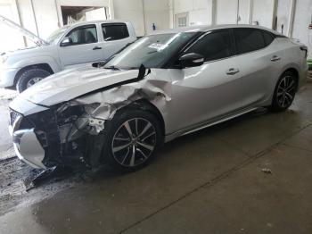  Salvage Nissan Maxima
