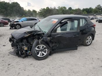  Salvage Nissan Kicks