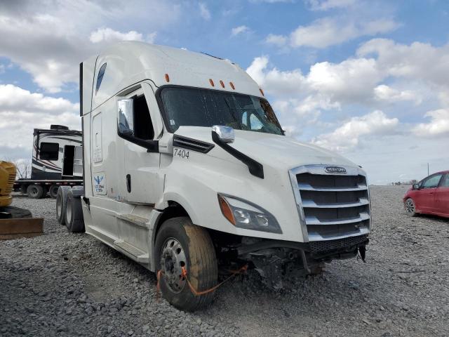  Salvage Freightliner Cascadia 1
