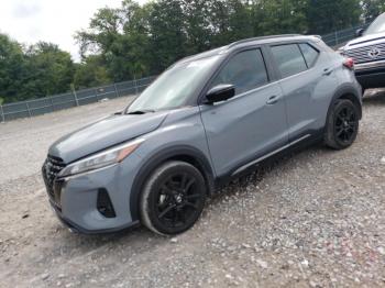  Salvage Nissan Kicks