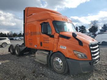  Salvage Freightliner Cascadia 1
