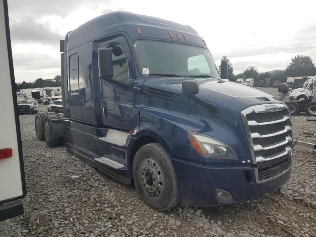  Salvage Freightliner Cascadia 1
