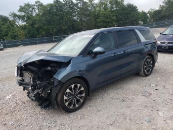  Salvage Kia Carnival
