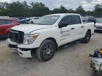  Salvage Nissan Titan