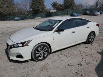  Salvage Nissan Altima