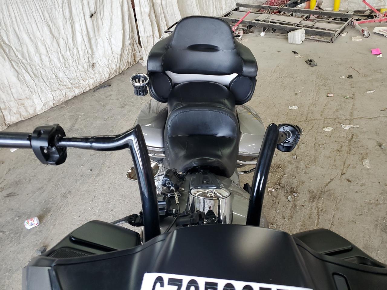 Harley-Davidson Fl Image 4