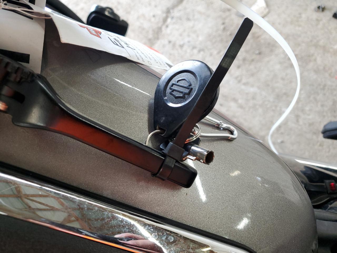 Harley-Davidson Fl Image 9