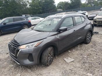  Salvage Nissan Kicks