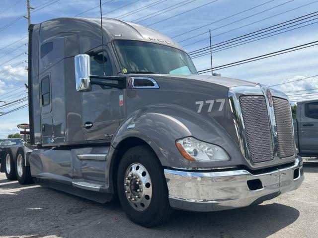  Salvage Kenworth Constructi