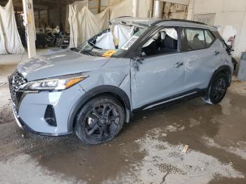  Salvage Nissan Kicks