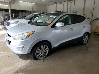  Salvage Hyundai TUCSON