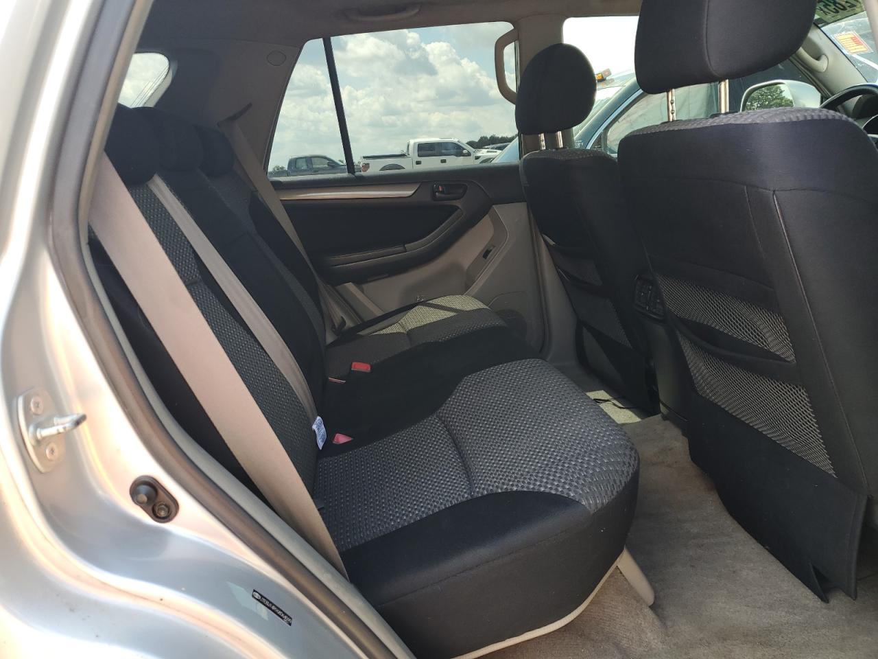 Toyota 4Runner Sr5 Image 8