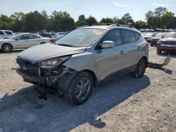  Salvage Hyundai TUCSON