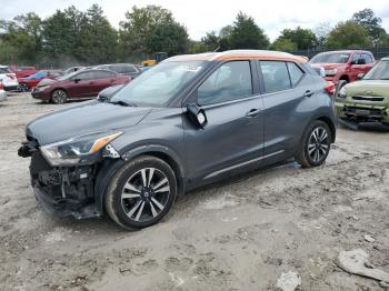  Salvage Nissan Kicks