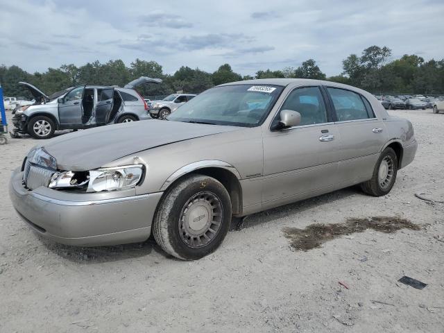  Salvage Lincoln Towncar