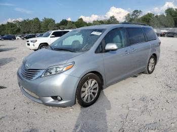  Salvage Toyota Sienna