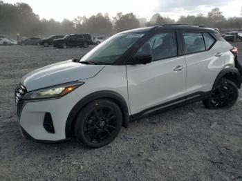  Salvage Nissan Kicks
