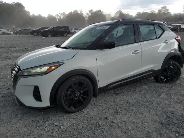  Salvage Nissan Kicks